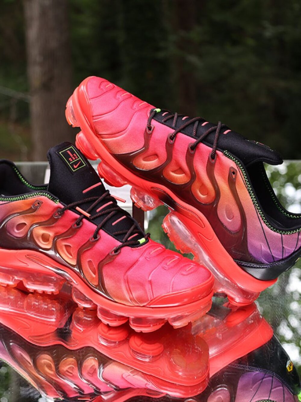 Nike Air Vapormax Plus Laser Crimson - Picture 8 of 15